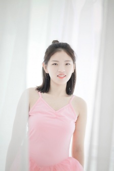 两座乳峰又白又大图片高清